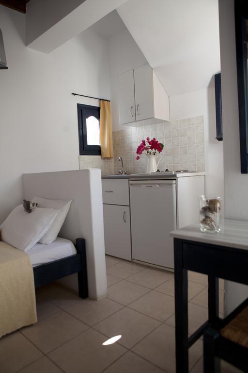 Elisso'S Philoxenia Aparthotel Agios Prokopios  Exteriör bild